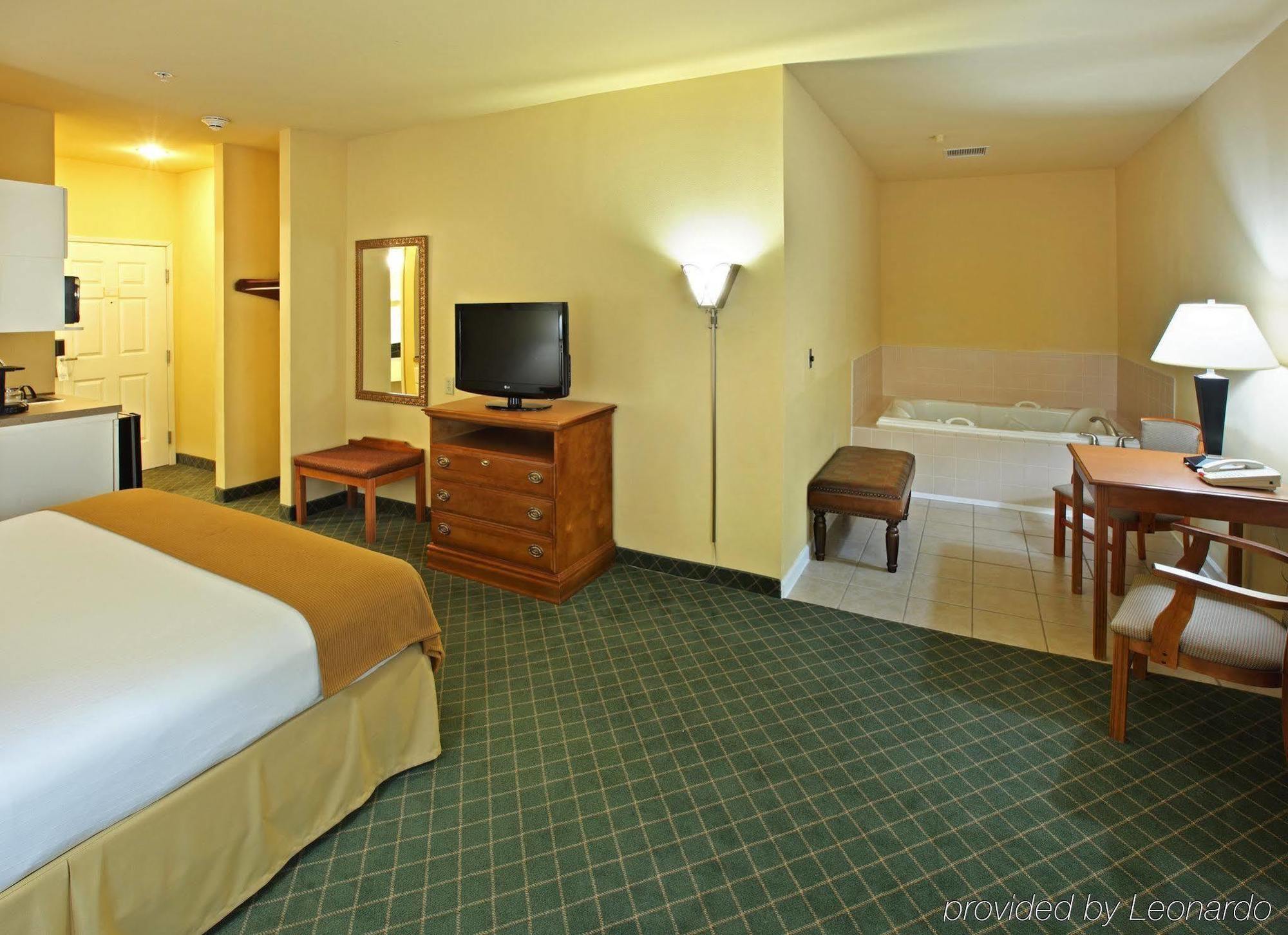 Holiday Inn Express & Suites Magnolia-Lake Columbia Δωμάτιο φωτογραφία