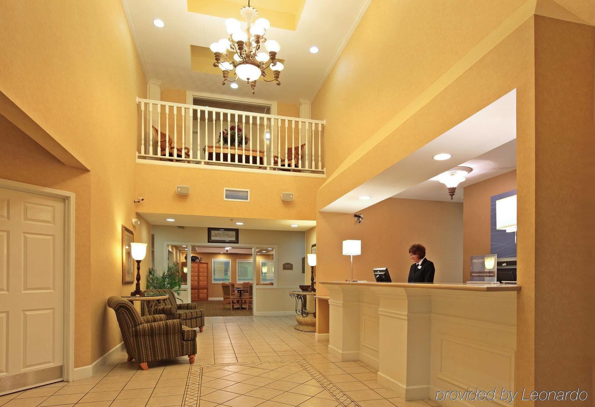Holiday Inn Express & Suites Magnolia-Lake Columbia Εσωτερικό φωτογραφία